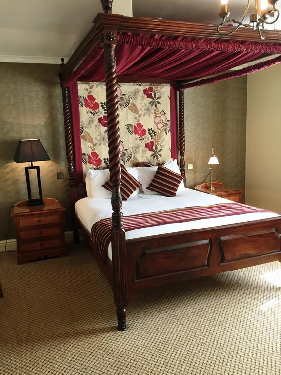 The Royal Chace Hotel เอนฟิลด์ ภายนอก รูปภาพ