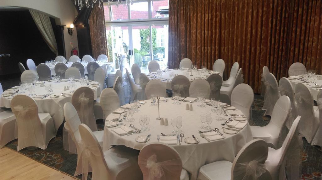 The Royal Chace Hotel เอนฟิลด์ ภายนอก รูปภาพ